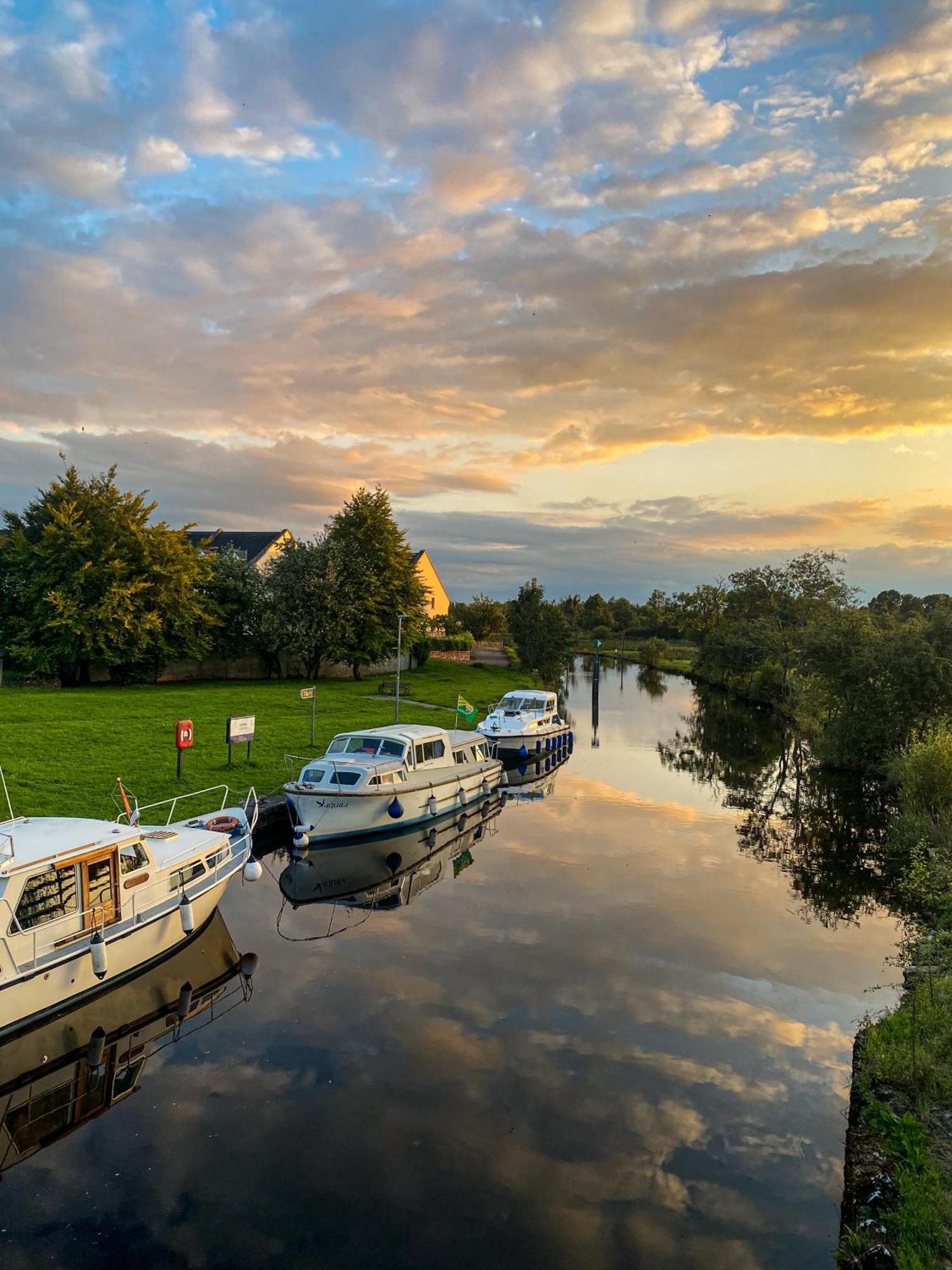 Leitrim Quay - Riverside Cottage 3 County Leitrim Exterior photo